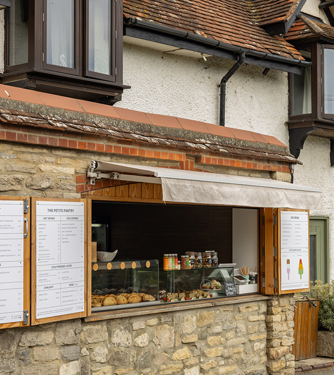 The Lodge at Lulworth takeaway food and drink kiosk, perfect for cold drinks, coffee on the go and sweet and savoury snacks.
